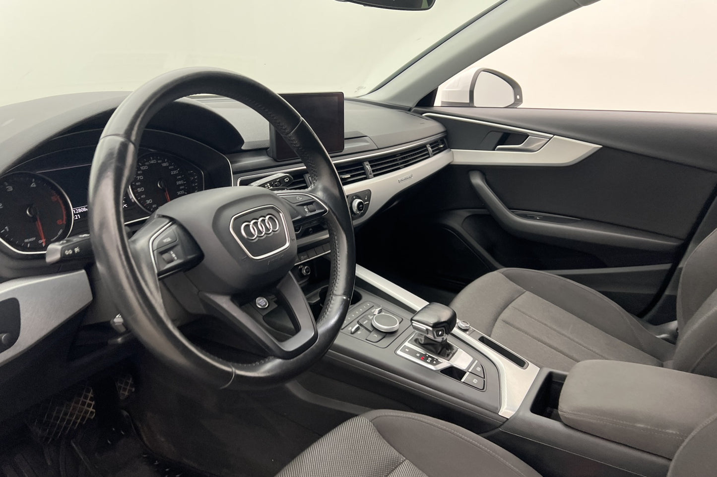 Audi A4 40 TDI 190hk Quattro Bluetooth P-Sensorer