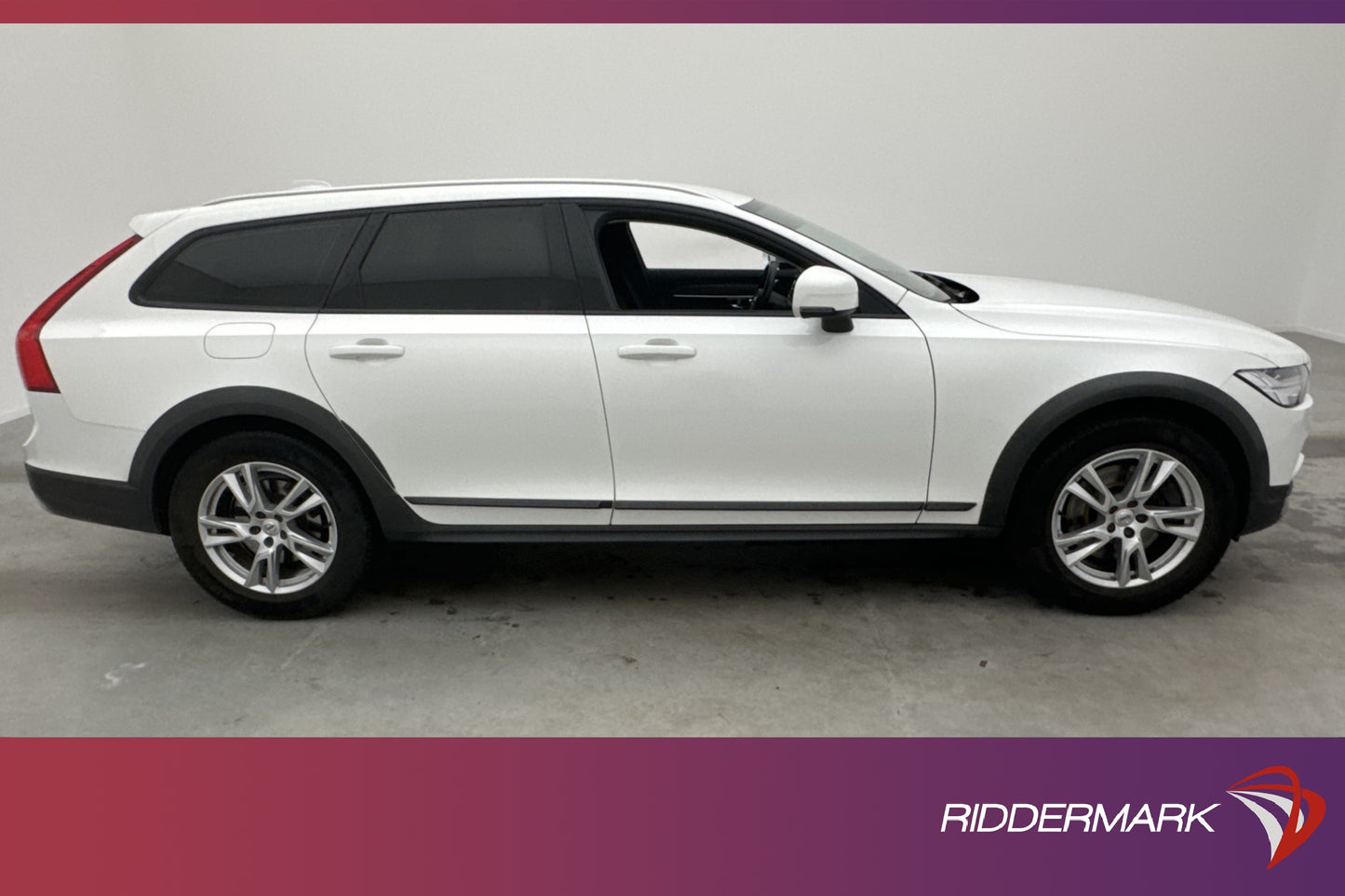 Volvo V90 Cross Country D4 AWD Momentum VOC D-Värmare Drag