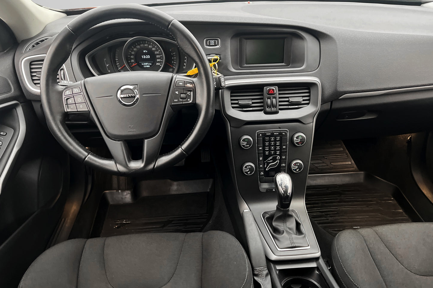 Volvo V40 T3 Geartronic 152hk P-Värm P-sensorer VOC