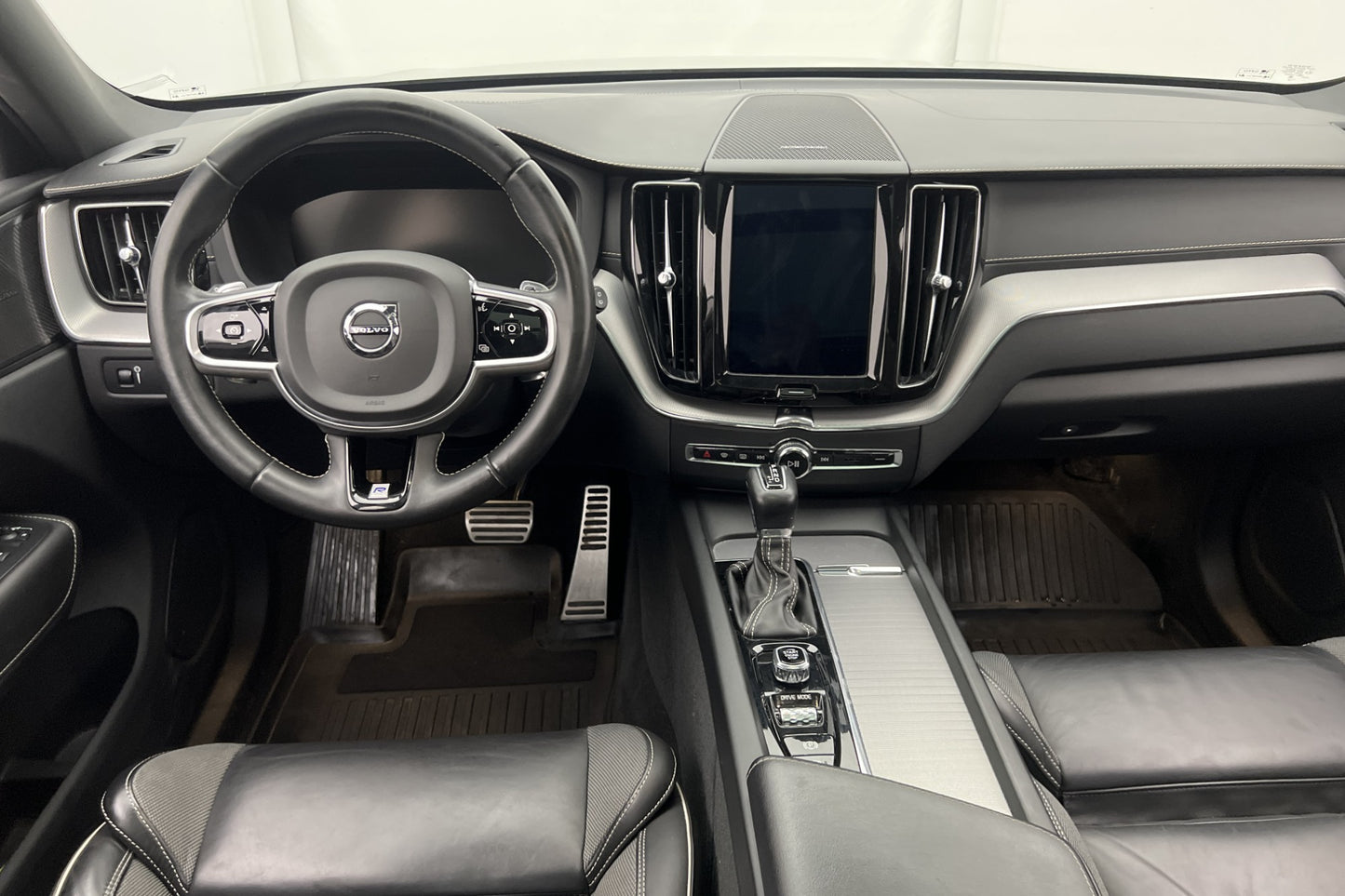 Volvo XC60 T5 AWD R-Design VOC Pano H/K Kamera GPS BLIS Drag