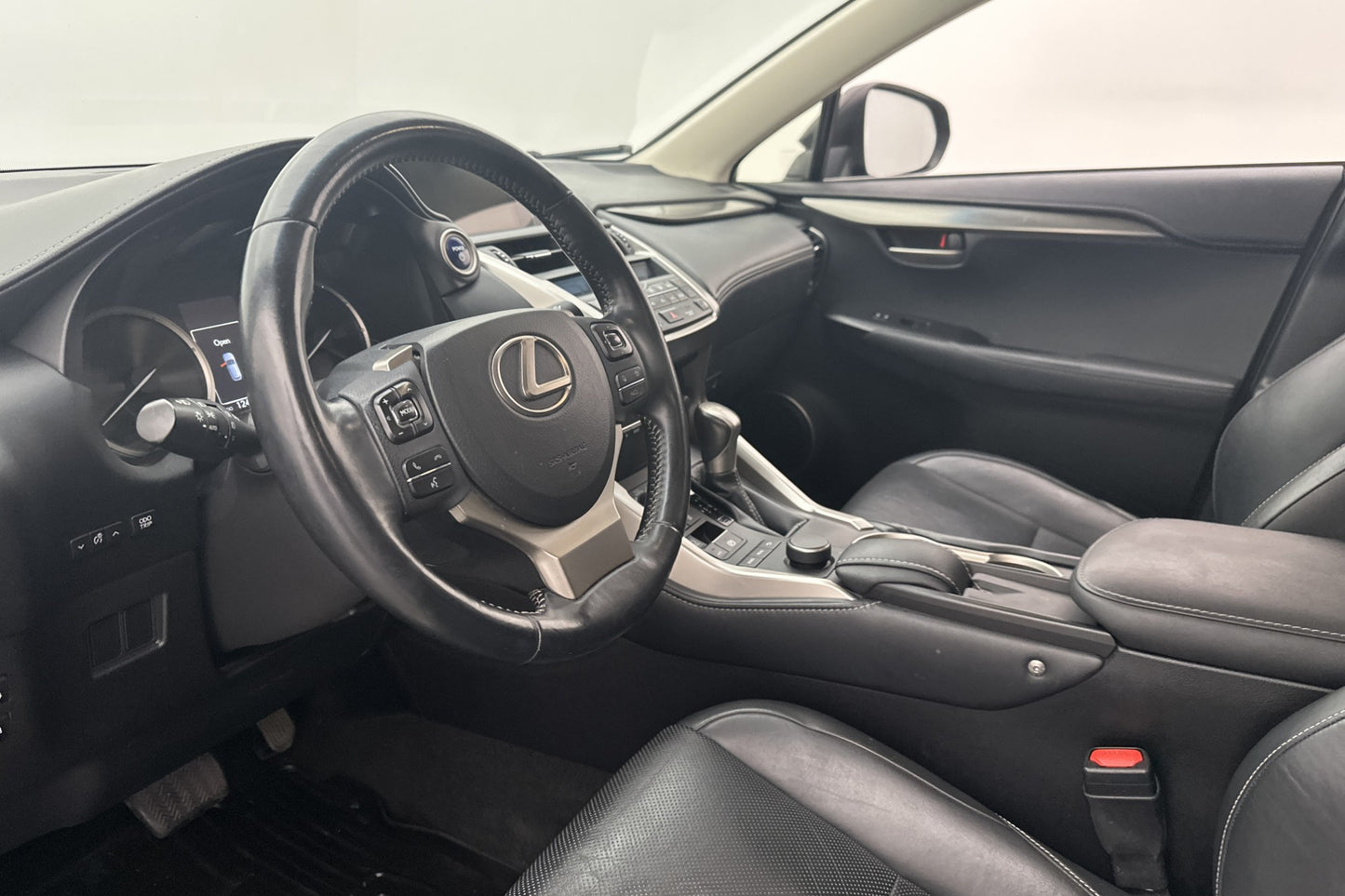 Lexus NX 300h AWD 197hk Premium Kamera Navi Skinn Drag