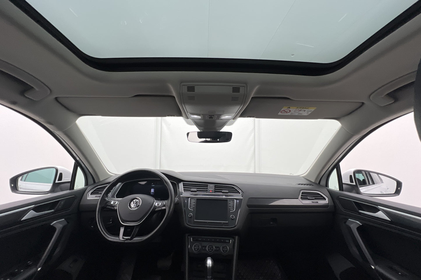 Volkswagen Tiguan 4M 190hk Premium Pano Cockpit 360° Drag