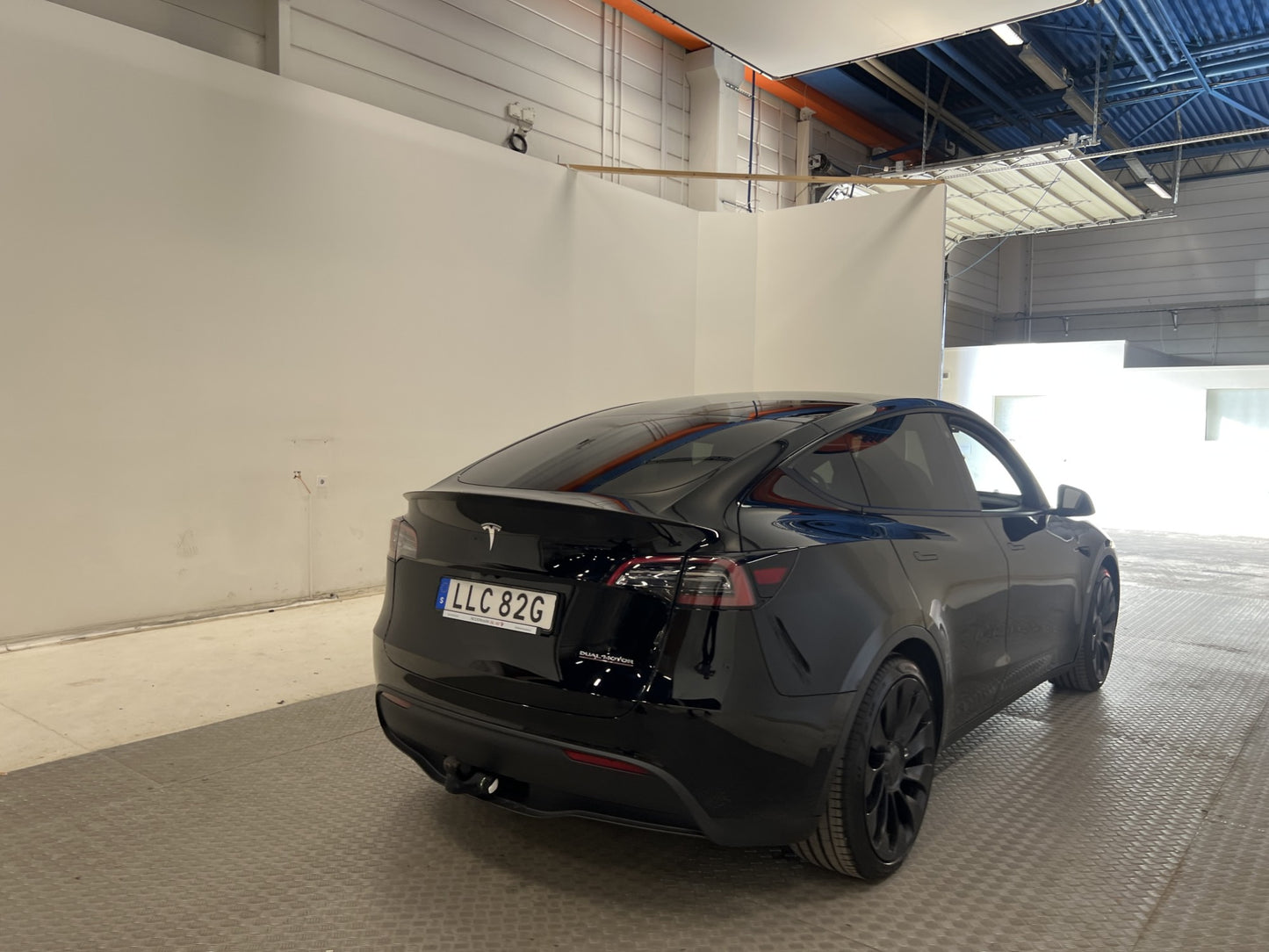 Tesla Model Y Performance AWD 450hk Svensksåld Dragkrok