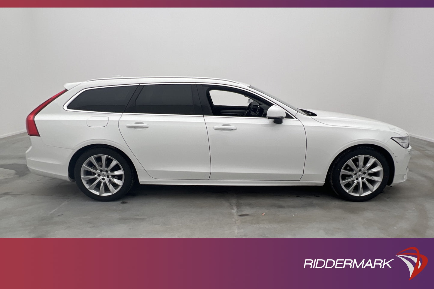 Volvo V90 D4 AWD 190hk VOC Värmare Kamera Keyless Drag MOMS