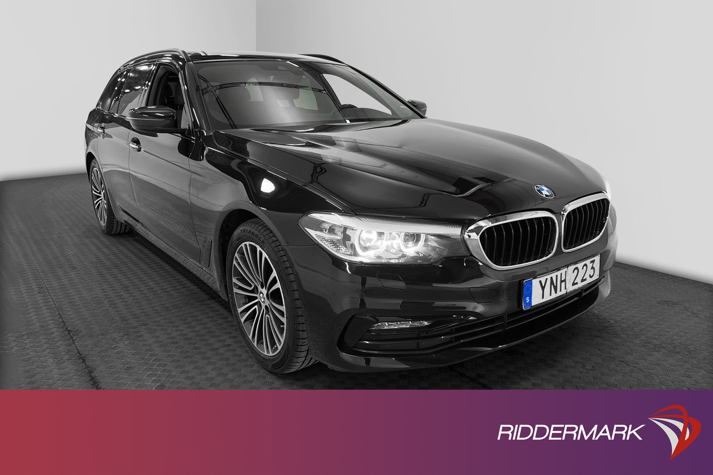 BMW 520d xDrive Touring 190hk Sportline Skinn Navi 360° Drag