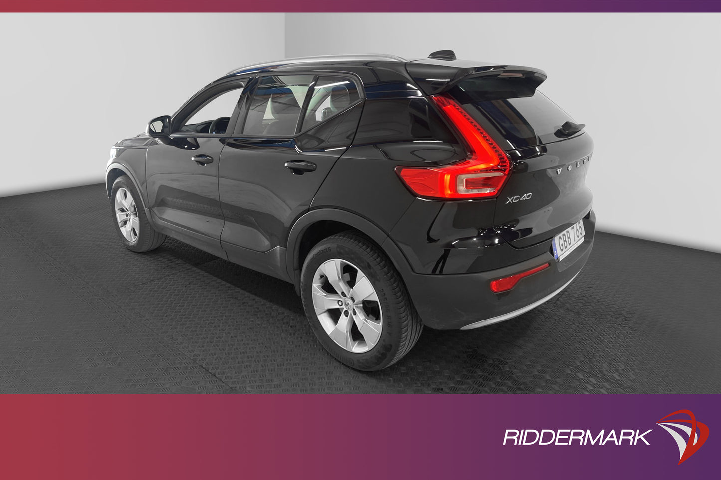 Volvo XC40 T5 AWD 247hk Momentum VOB B-Värm Navi BLIS Skinn