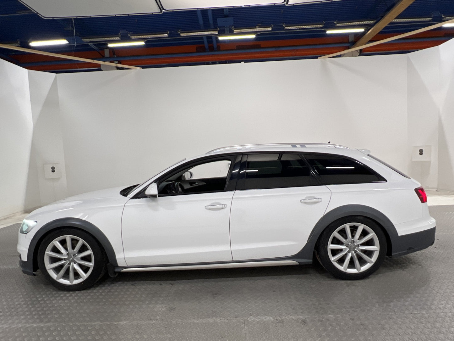 Audi A6 Quattro Allroad 3.0 TDI V6 218hk D-värm Drag S-Line