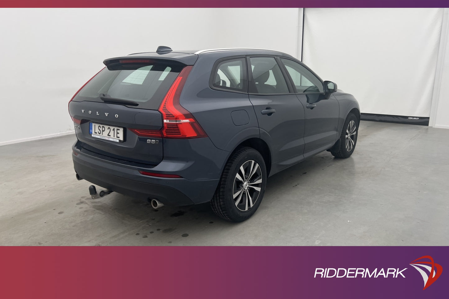 Volvo XC60 B5 AWD Momentum VOC Värm Kamera Navi Drag MOMS