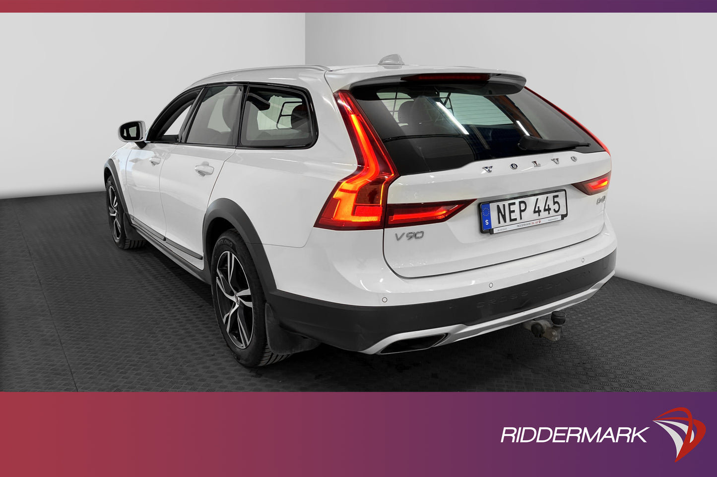 Volvo V90 Cross Country D4 AWD D-värm GPS B-kam VOC Drag