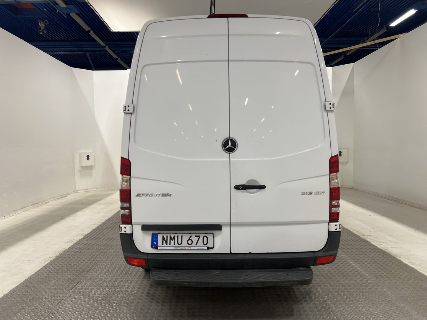 Mercedes-Benz Sprinter L2H2 316CDI Värmare 3-Sits 1-Ägare