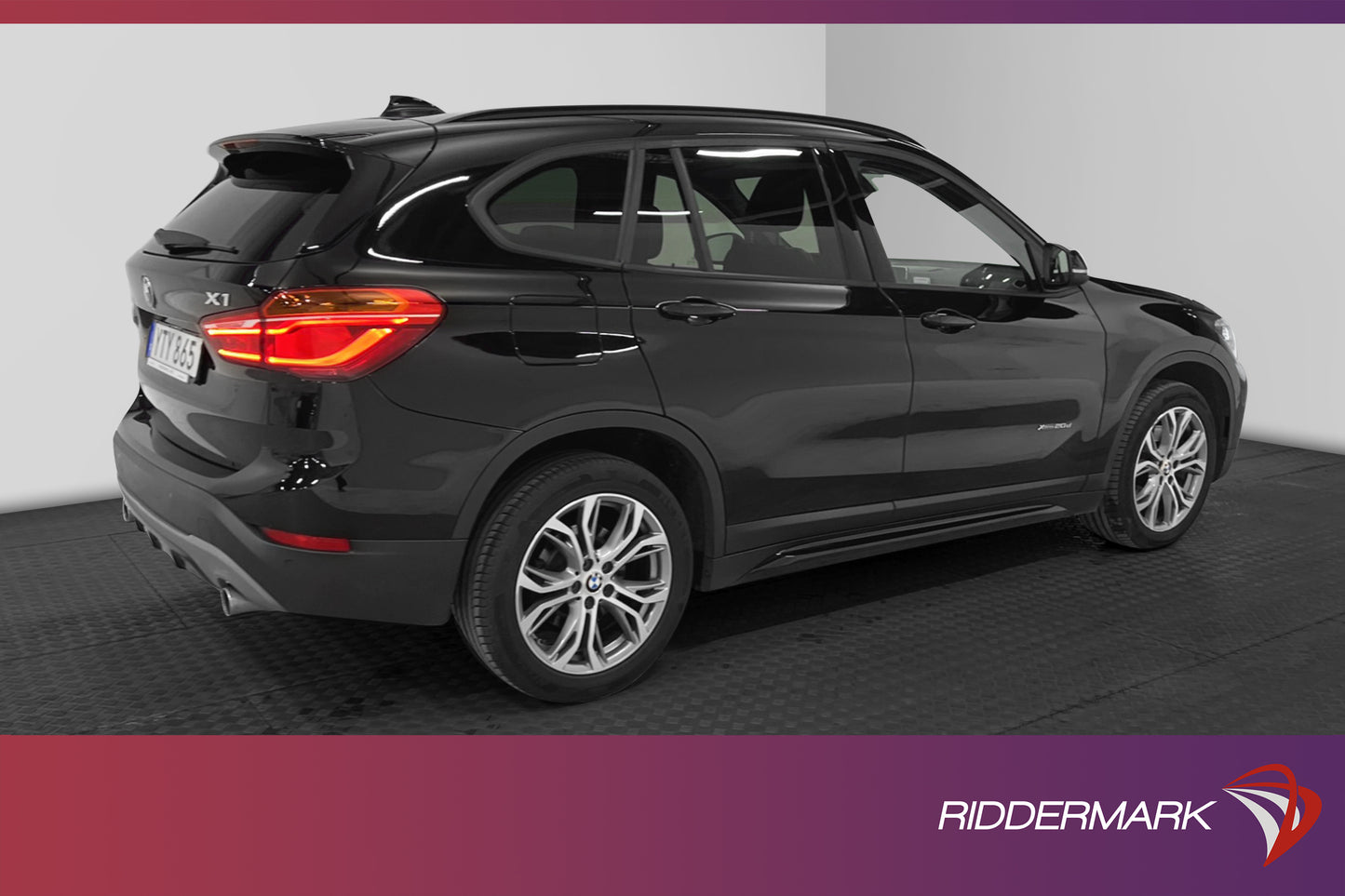 BMW X1 xDrive20d 190hk Nyservad SportLine PDC LED 0,45L/mil