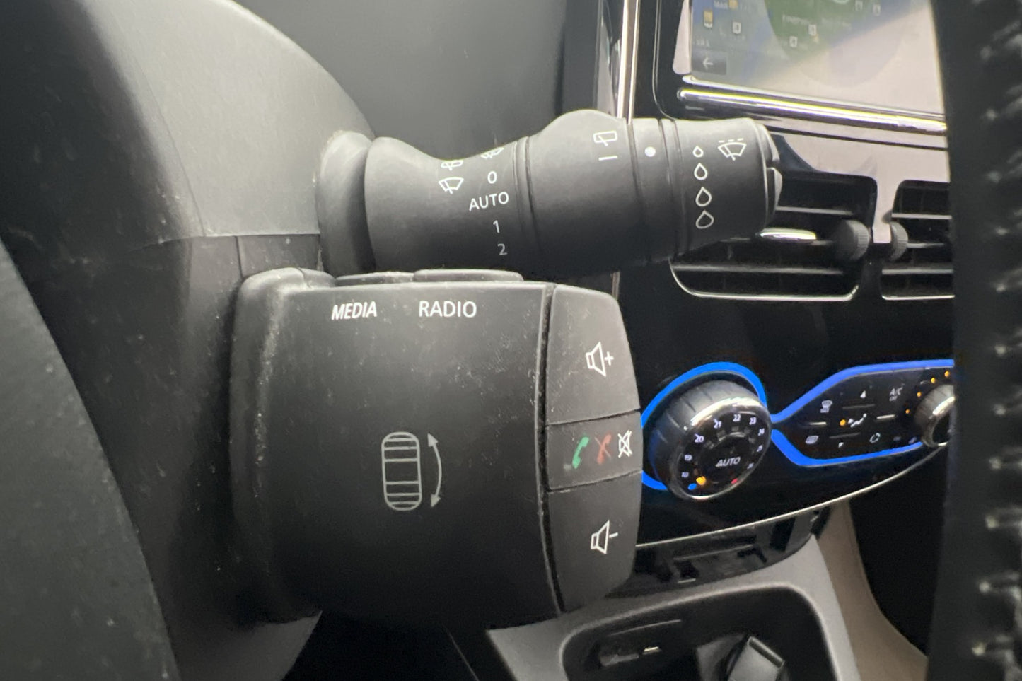 Renault ZOE R90 41 kWh 92hk Batterihyra Kamera Navi Välserv