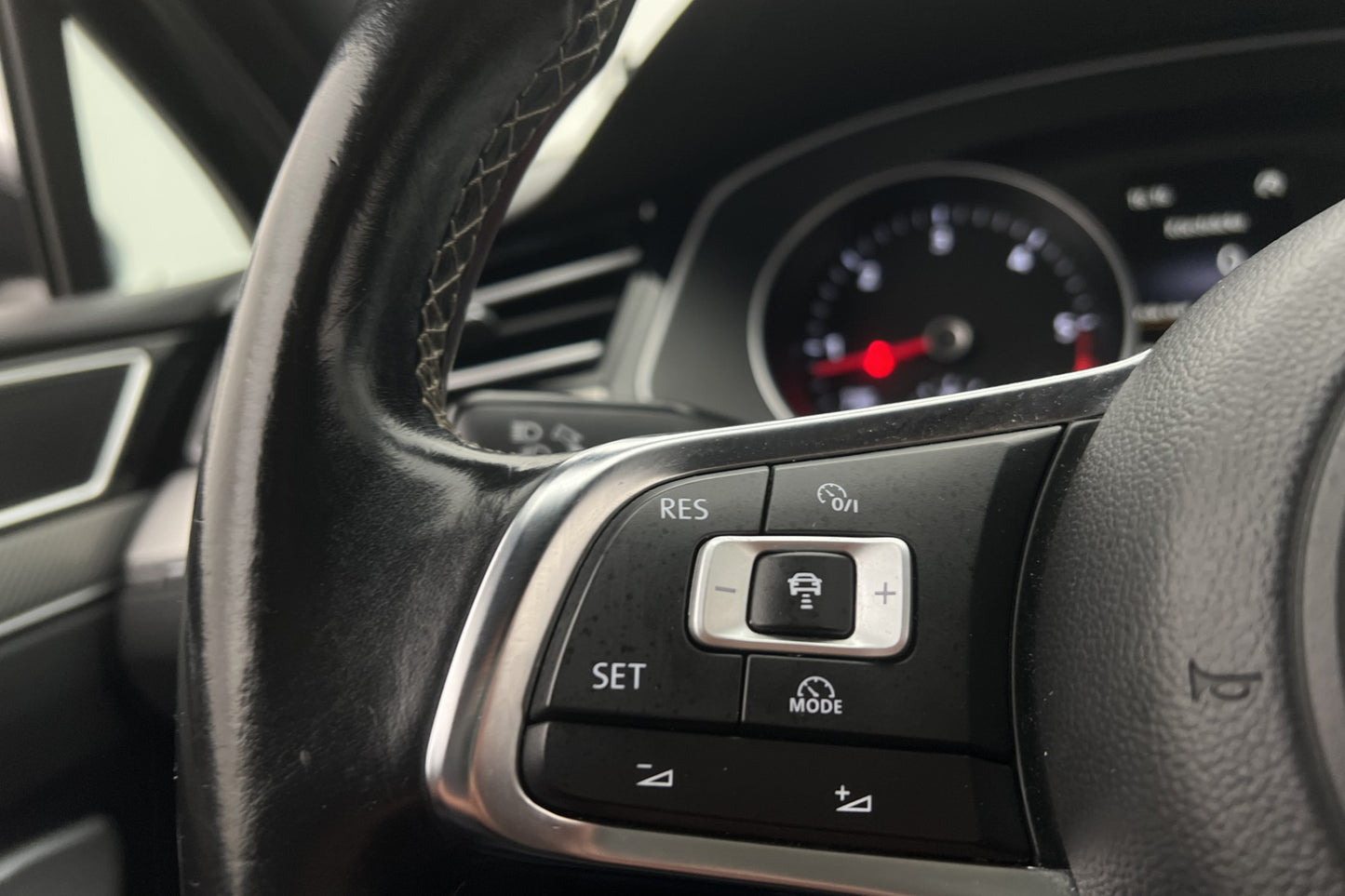 Volkswagen Passat 4M 190hk R-Line Värm Kamera CarPlay Drag