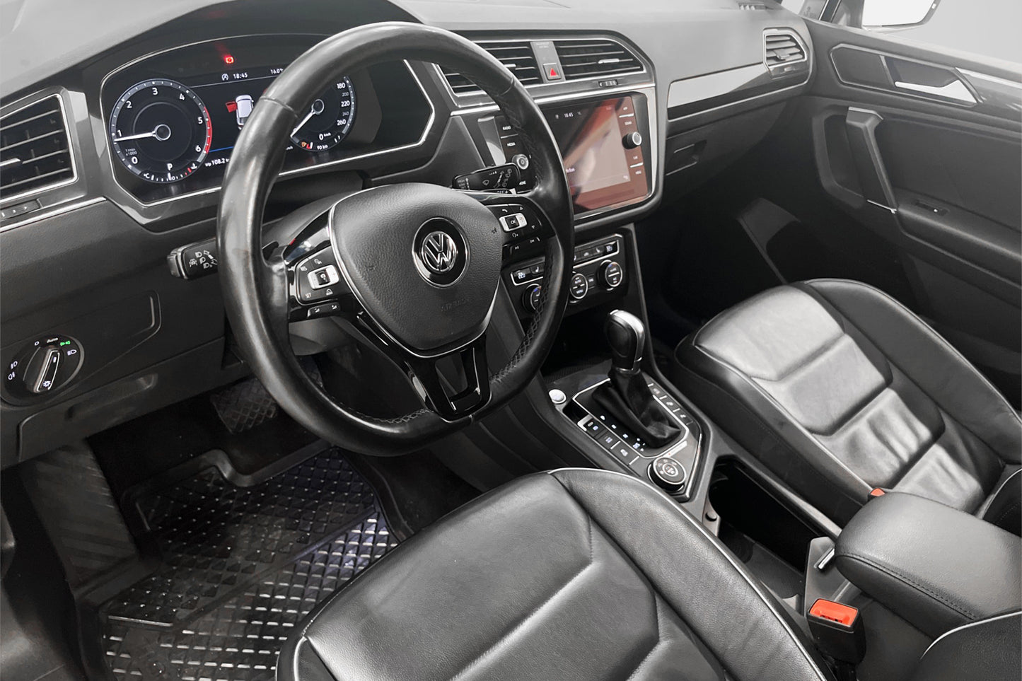 Volkswagen Tiguan Allspace 2.0 TDI 4M 190hk Cockpit Dragkrok