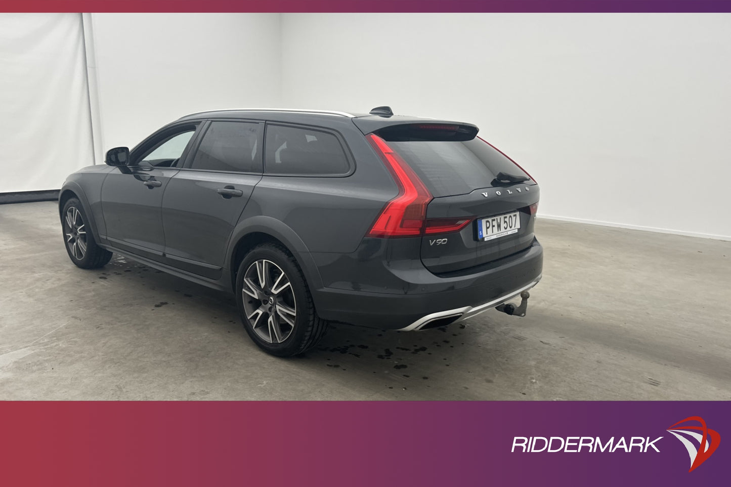 Volvo V90 Cross Country T5 AWD Pro VOC HUD Kamera Skinn Drag