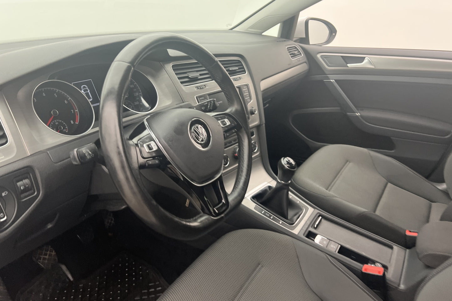 Volkswagen Golf 1.2 TSI 110hk Style CarPlay Adp-Farthållare