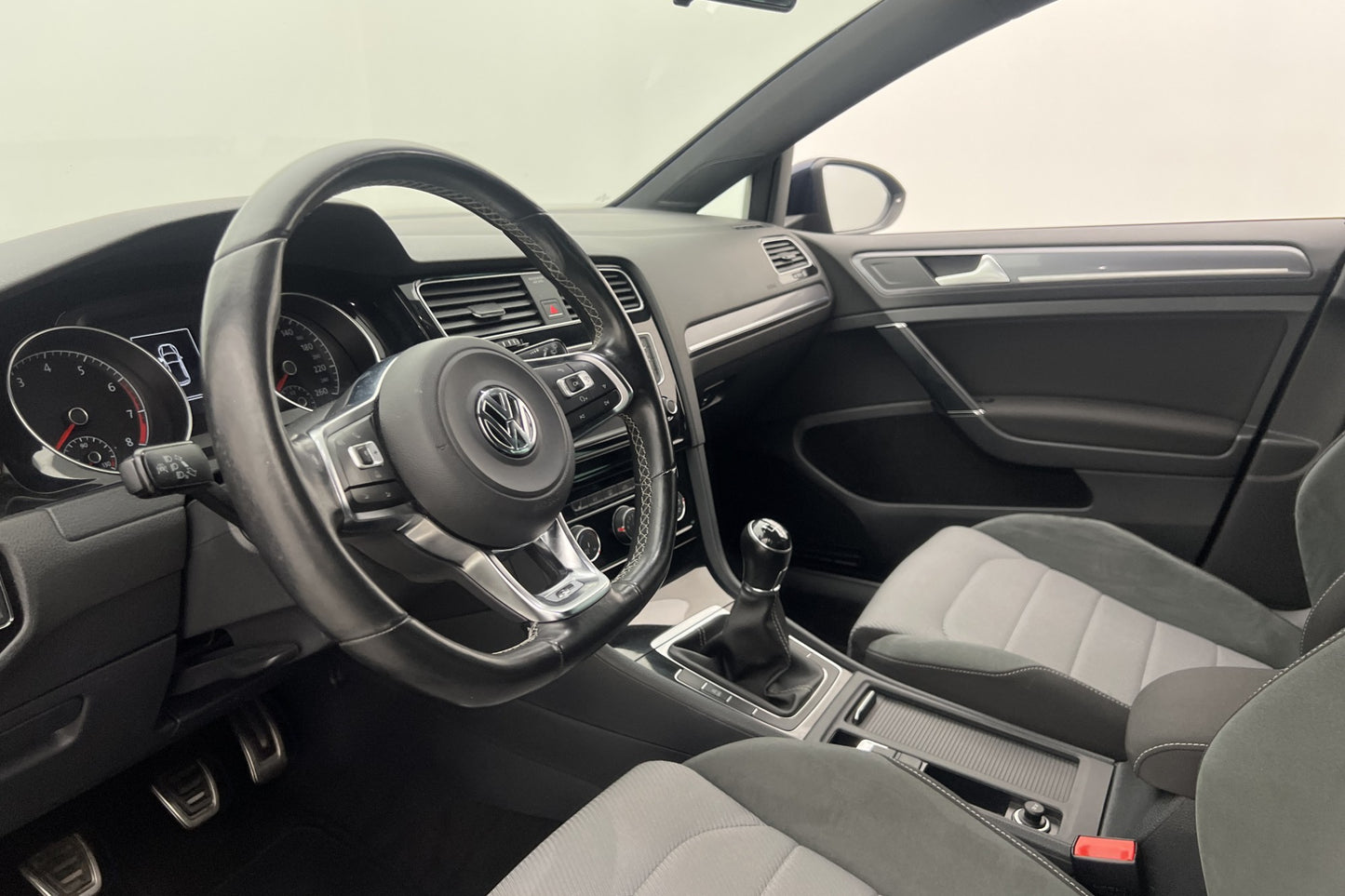 Volkswagen Golf 1.4 TSI 150hk R-Line CarPlay Adaptiv-Fart