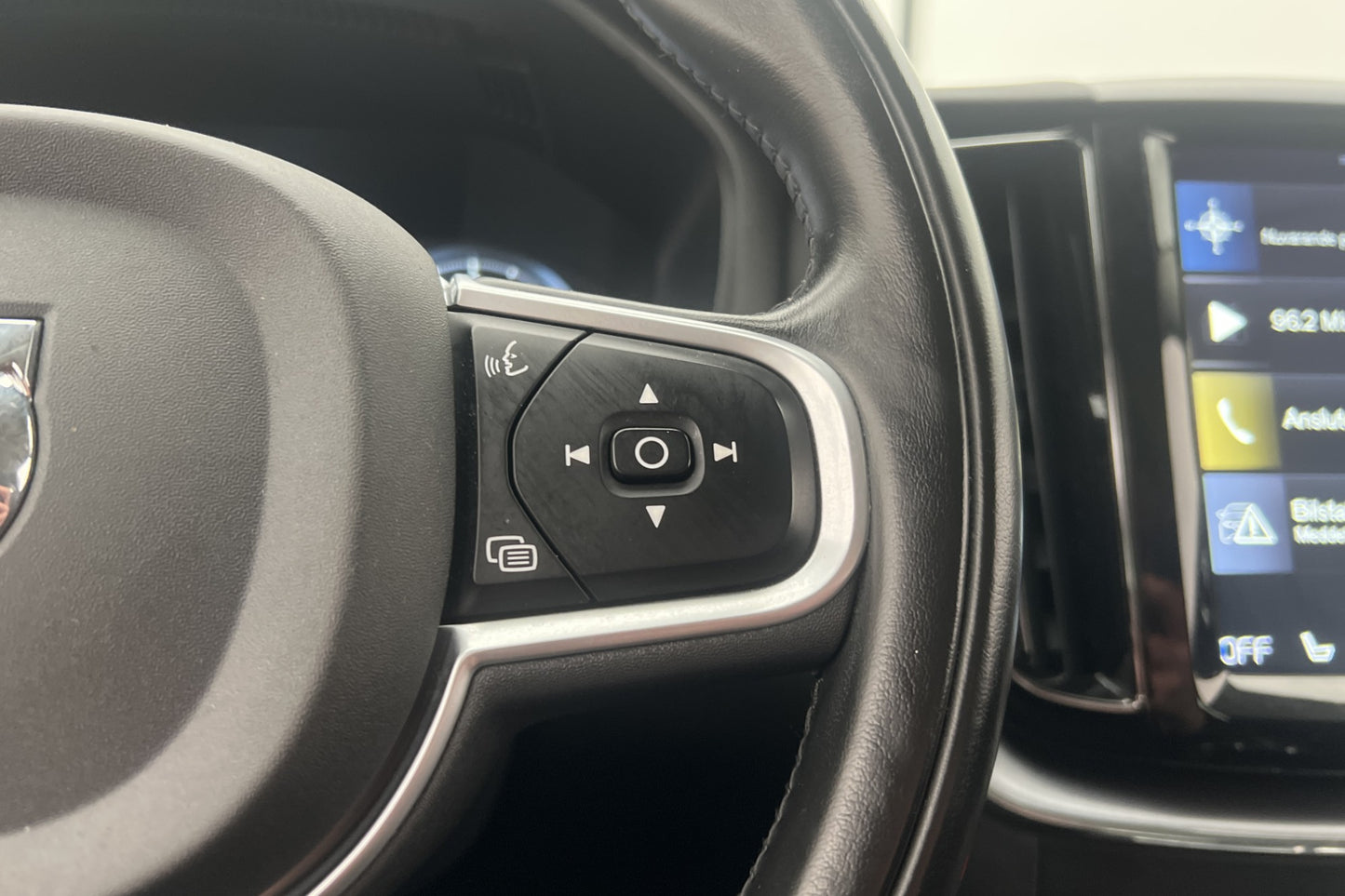 Volvo XC60 D4 AWD  Advanced VOC Värm Kamera Navi CarPlay