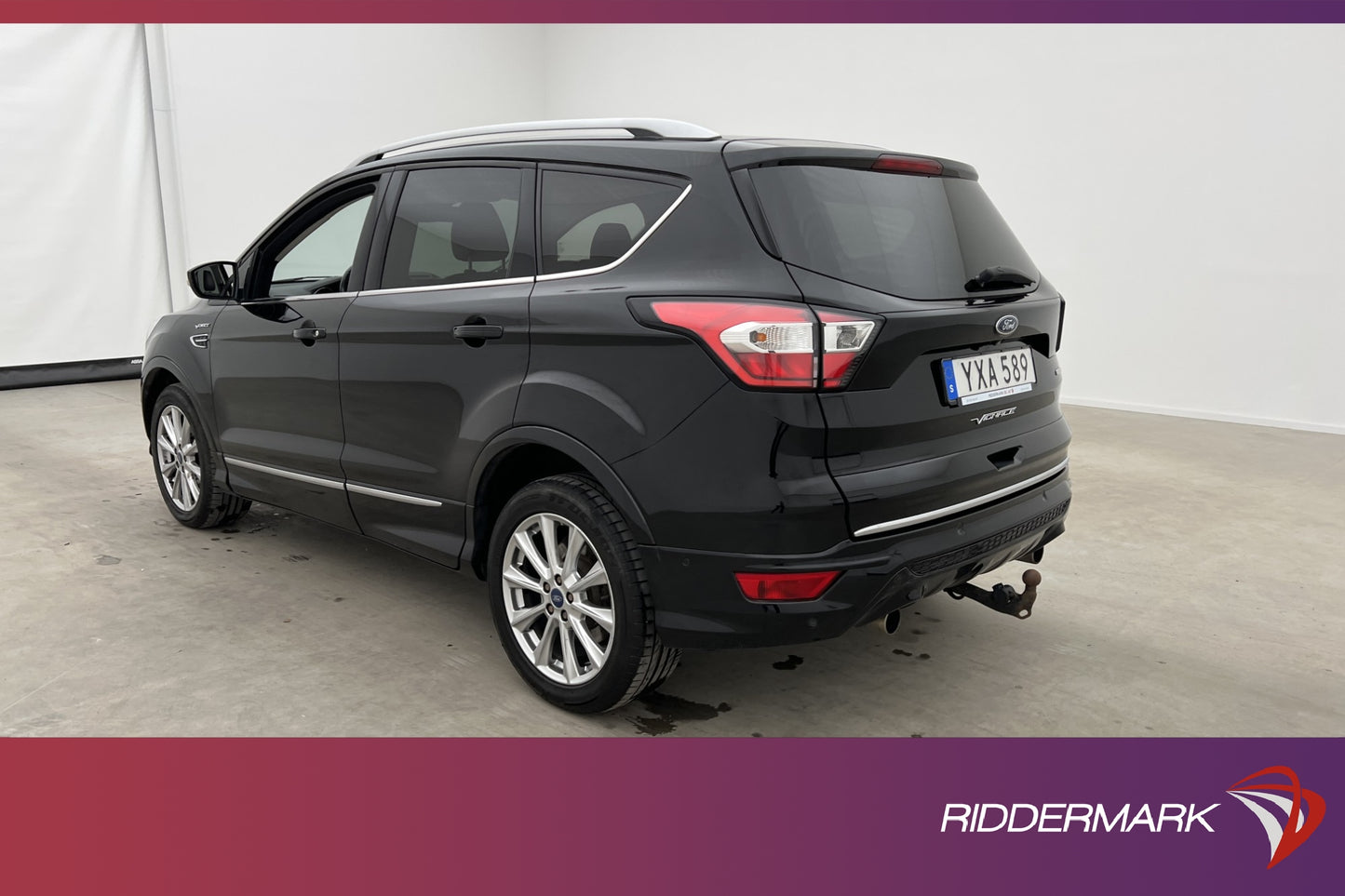 Ford Kuga 2.0 AWD 242hk Vignale Värm Skinn Kamera Navi Drag