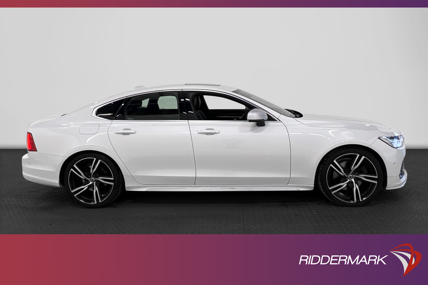 Volvo S90 D5 AWD R-Design VOC D-värme HUD B&W T-lucka 360°