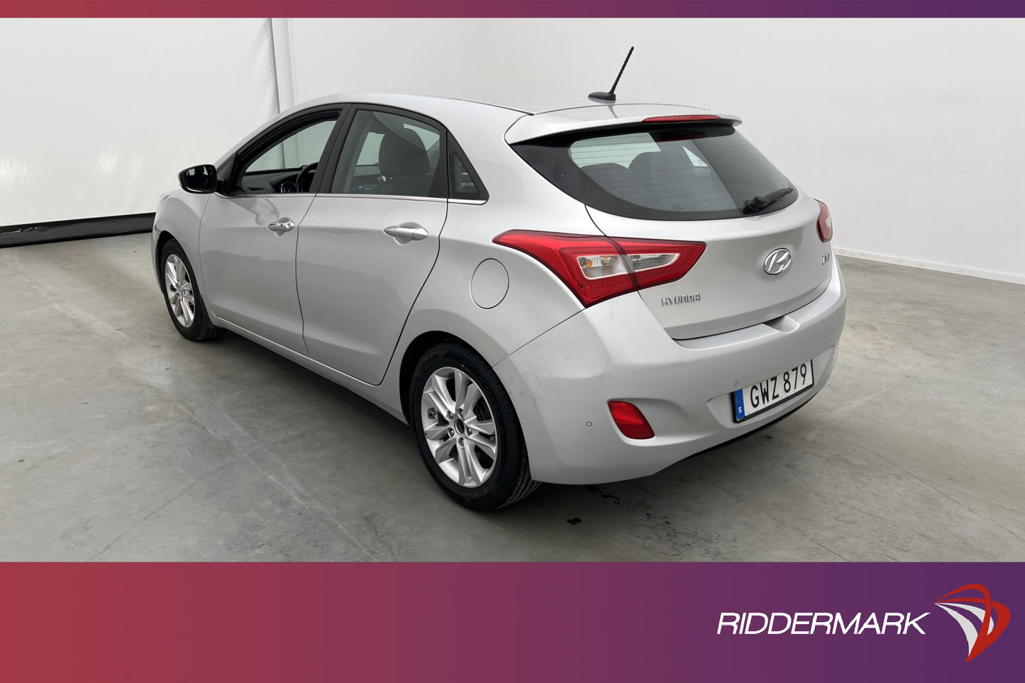 Hyundai i30 CRDi 136hk Premium Värmare Kamera Navi Välservad