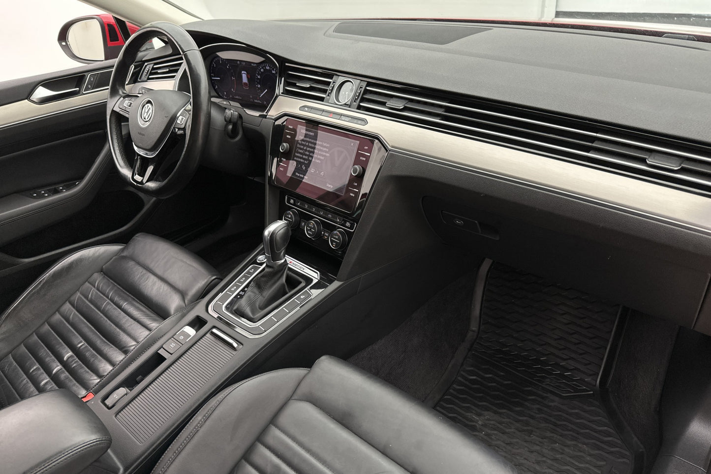 Volkswagen Passat 4M 190hk R-Line Cockpit Värm Bkamera Drag