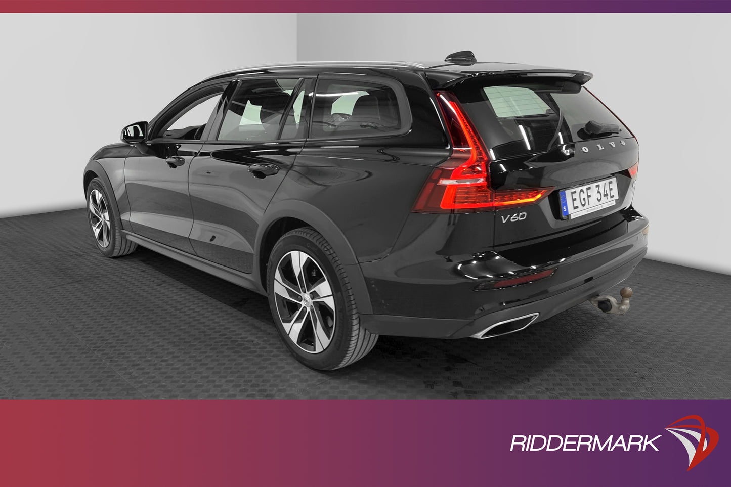 Volvo V60 Cross Country D4 AWD Momentum Värm VOC Kamera Drag