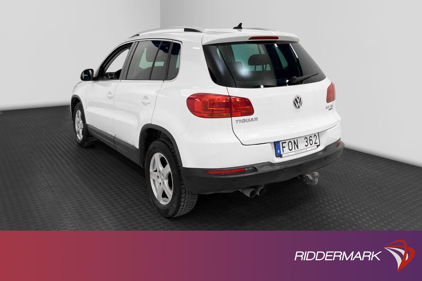 Volkswagen Tiguan 2.0 TDI 140hk 4M D-värm Pano Skinn Drag