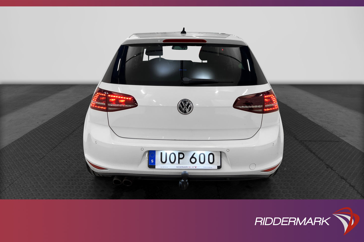 Volkswagen Golf 2.0 TDI 150hk D-värmare Dragkrok 19" LED