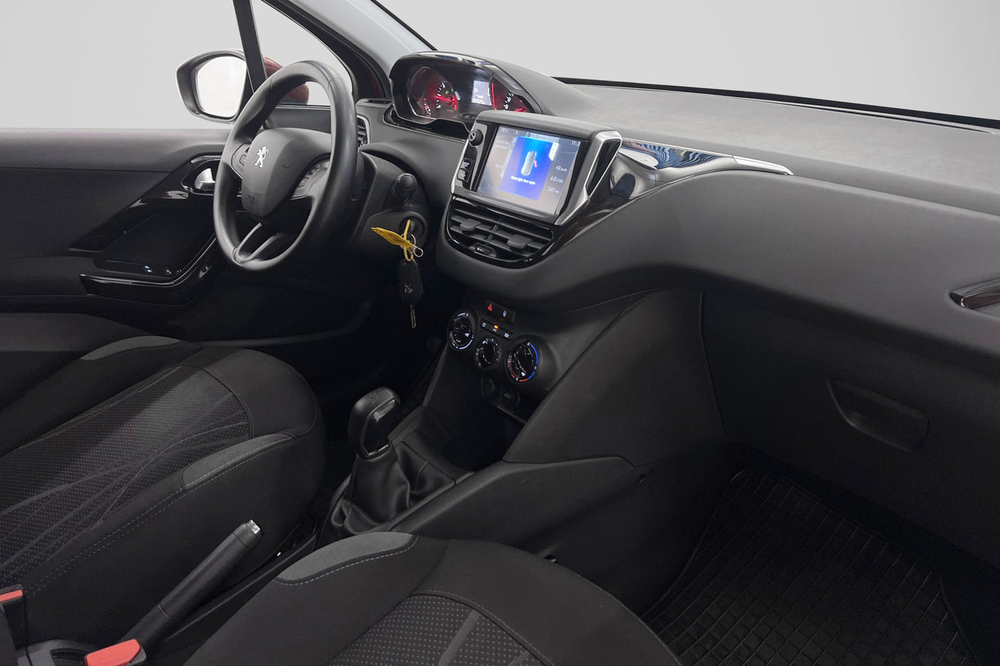 Peugeot 208 1.2 VTi 82hk Välservad 2 Brukare Farthållare AC