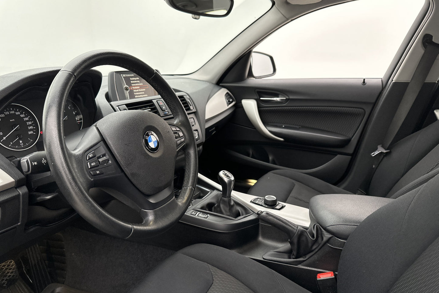 BMW 116i  P-Sensorer 668 kr Skatt 0,45L/mil 136hk