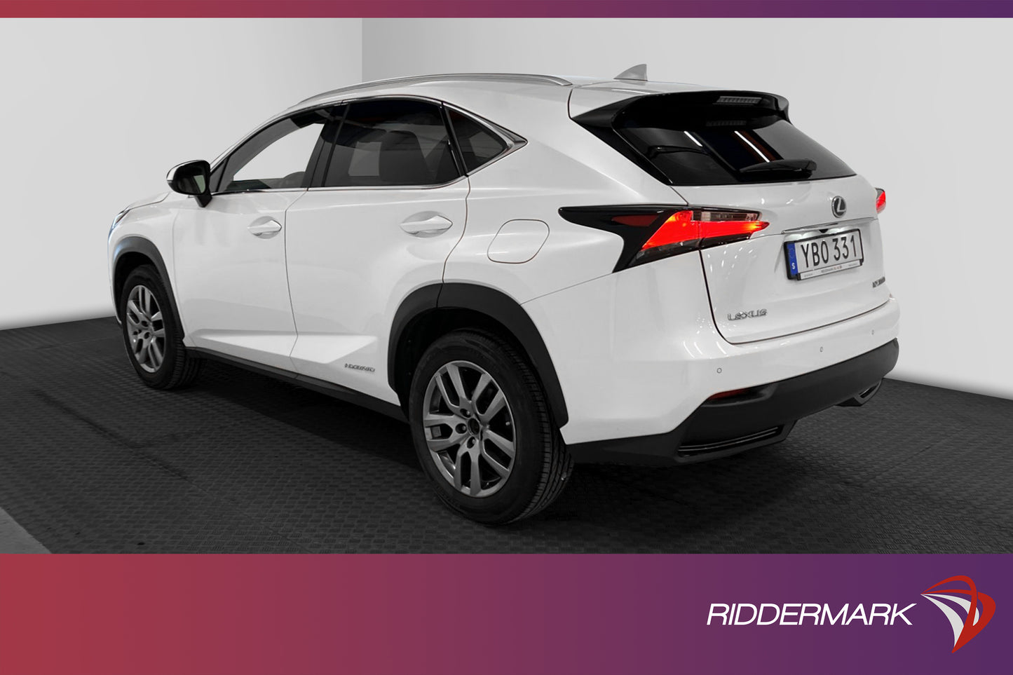 Lexus NX 300h 2.5 AWD 197hk Comfort Kamera Skinn Välservad