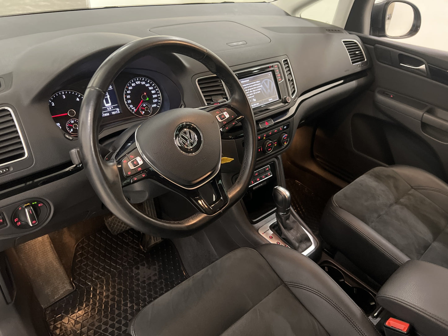 Volkswagen Sharan 4M Premium 7-sits D-värm B-kamera Drag