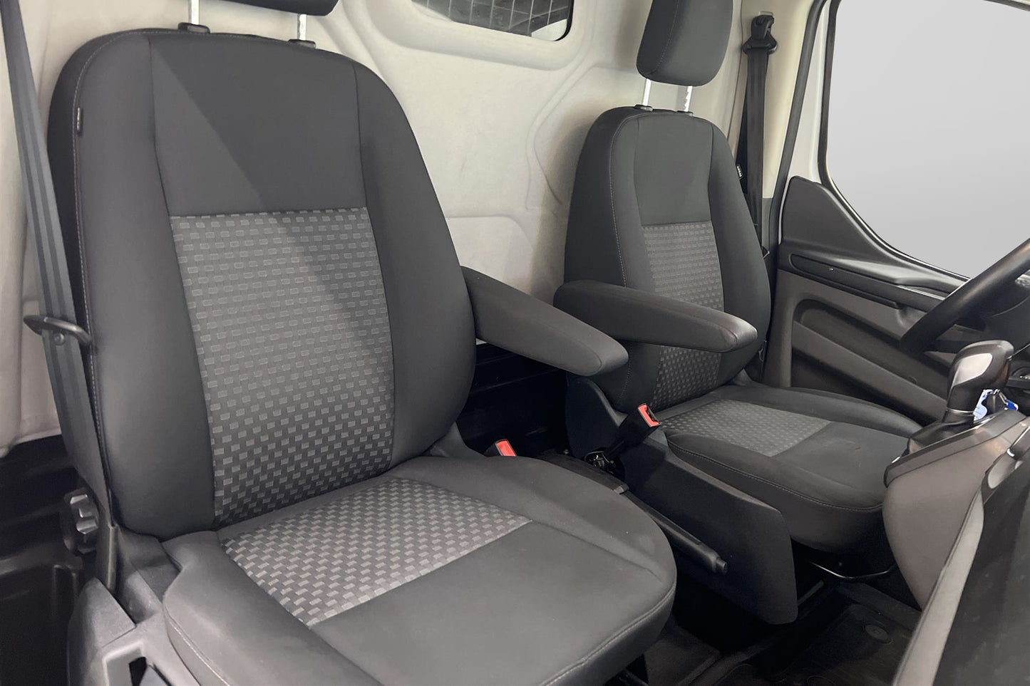 Ford Transit Custom 2.0TDCi Automat V-Inredd Värmare Moms