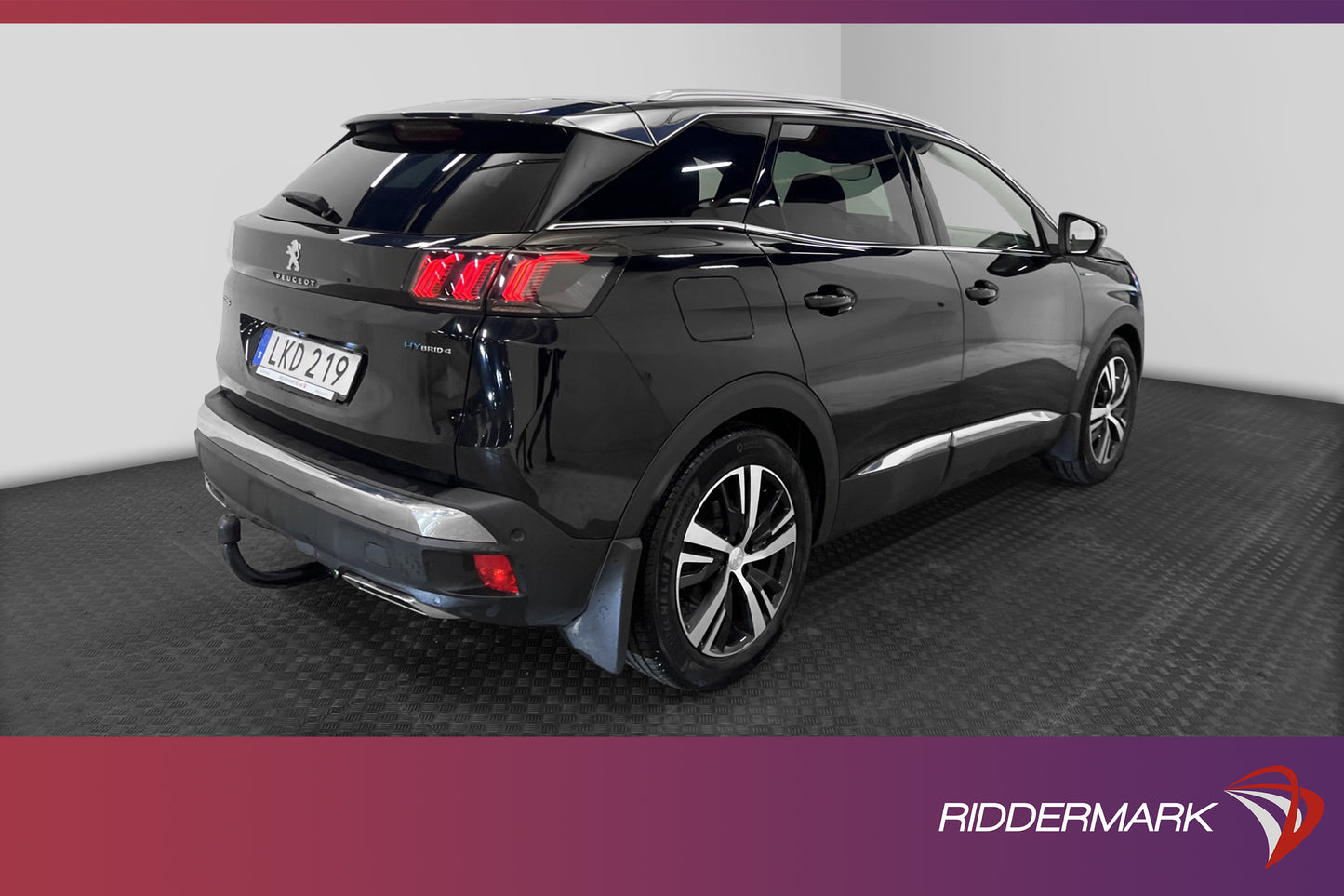 Peugeot 3008 GT HYBRID4 Plug-in AWD 300hk Pano Drag MOMS