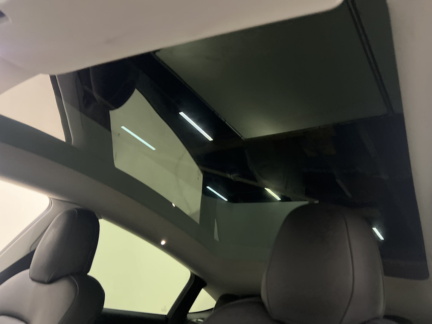 Tesla Model Y Long Range AWD 345hk Pano Sv.Såld AP Drag MOMS