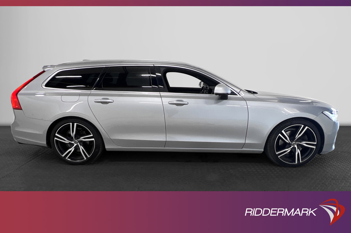 Volvo V90 D5 AWD R-Design Pano B&W HUD VOC B-Kamera GPS Drag