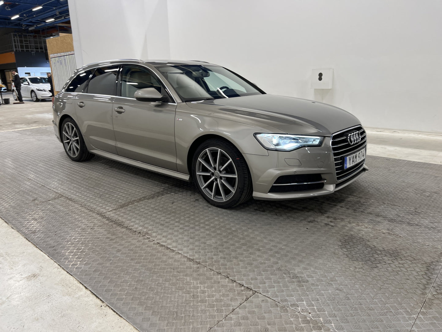 Audi A6 Avant 2.0 TDI Ultra 190hk S-Line Värmare Drag Skinn