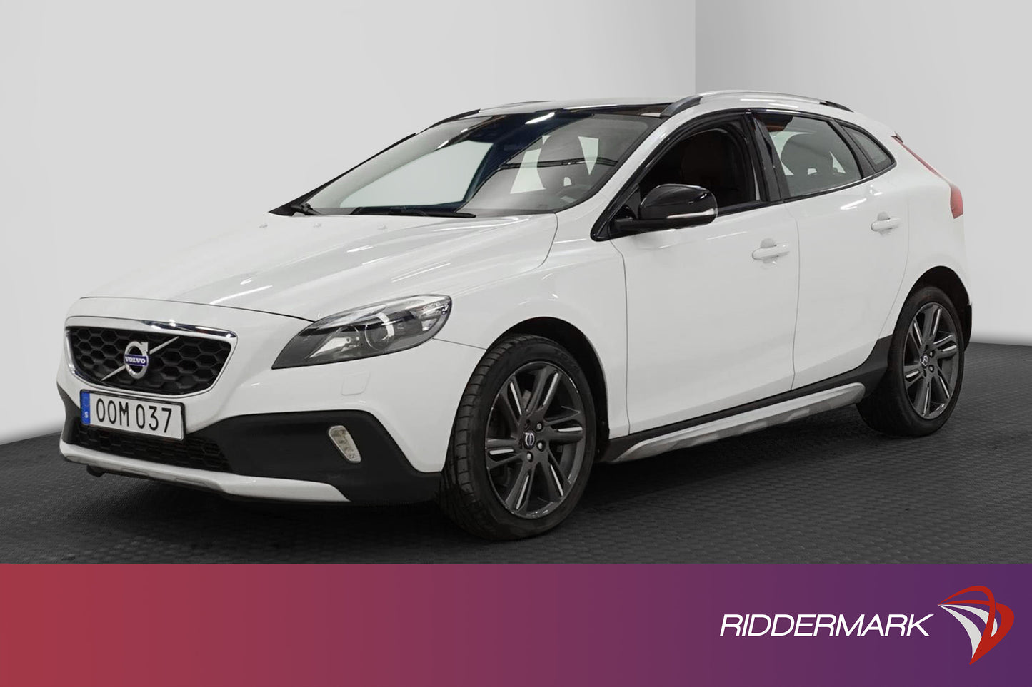 Volvo V40 CC D4 177hk Summum VOC Värmare Pano Skinn Dragkrok