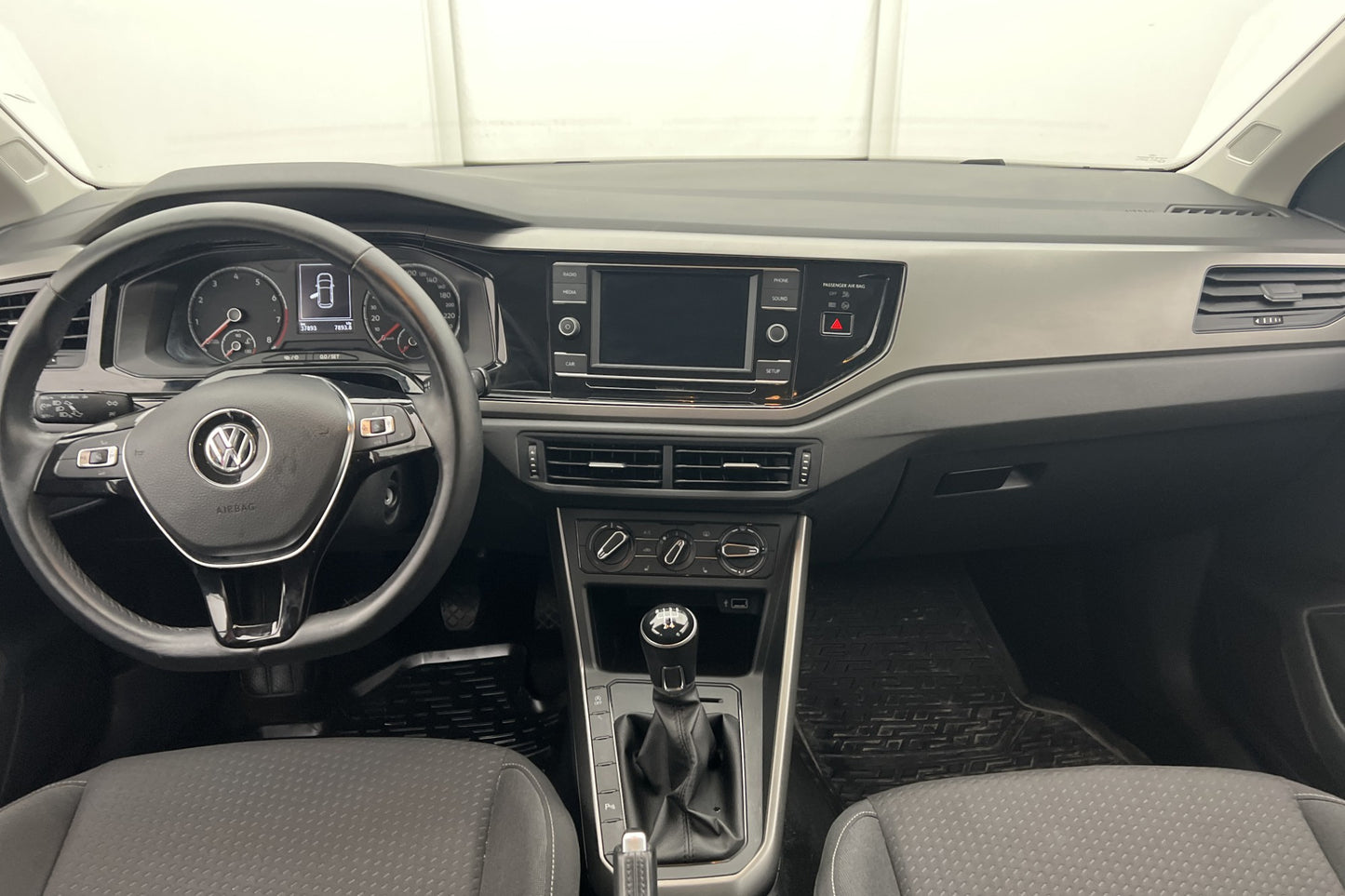 Volkswagen Polo 1.0 TSI 95hk Komfort Sensorer Välservad