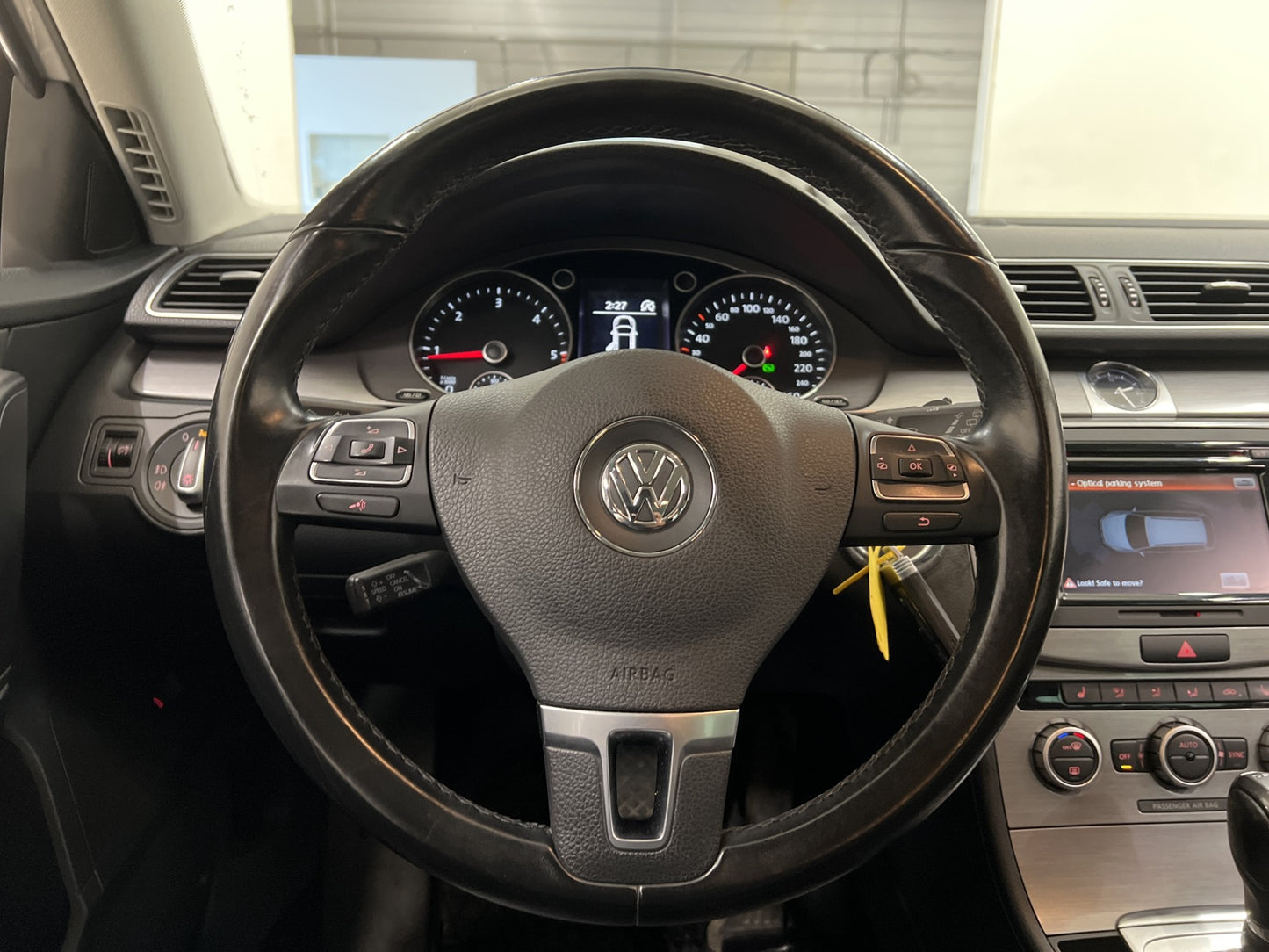 Volkswagen Passat 4M 170hk R-Line Bkamera Skinn M-Värm Drag