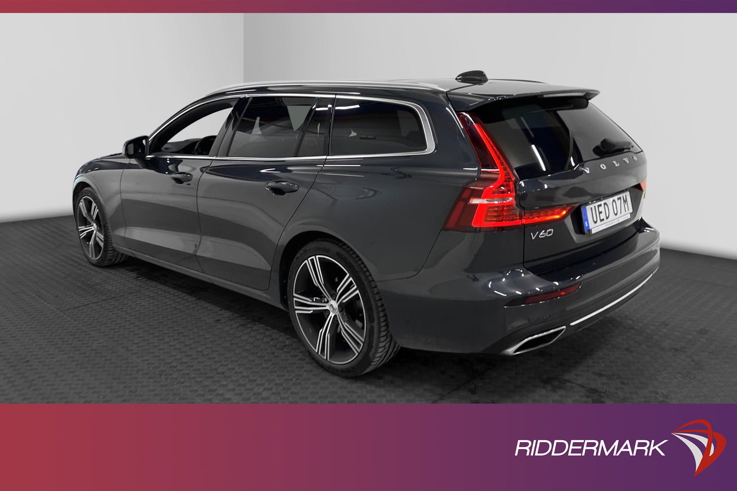 Volvo V60 T5 250hk Inscription Panorama Skinn H/K 360° Navi