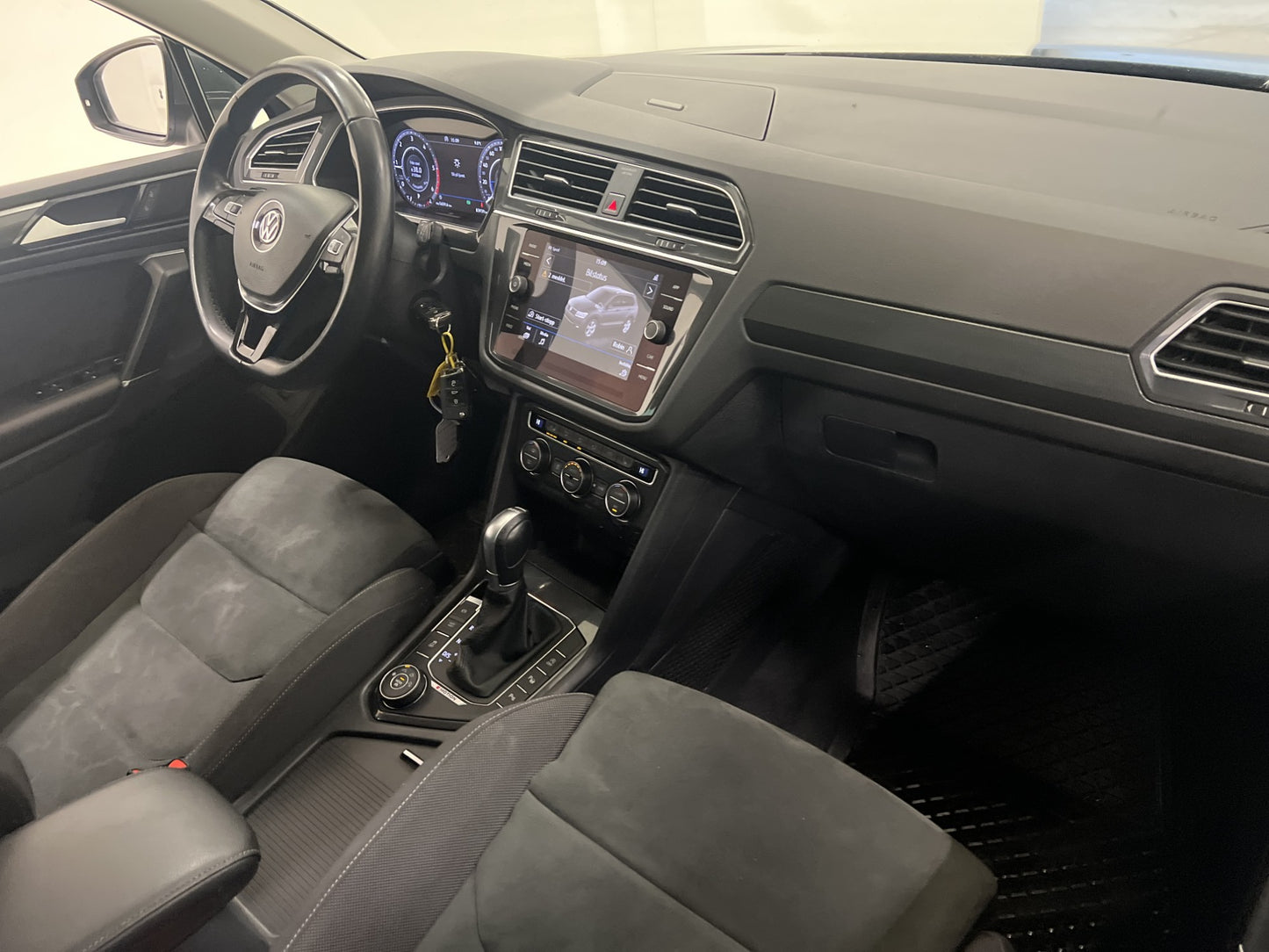 Volkswagen Tiguan 190hk 4M Executive D-värm Cockpit B-kamera