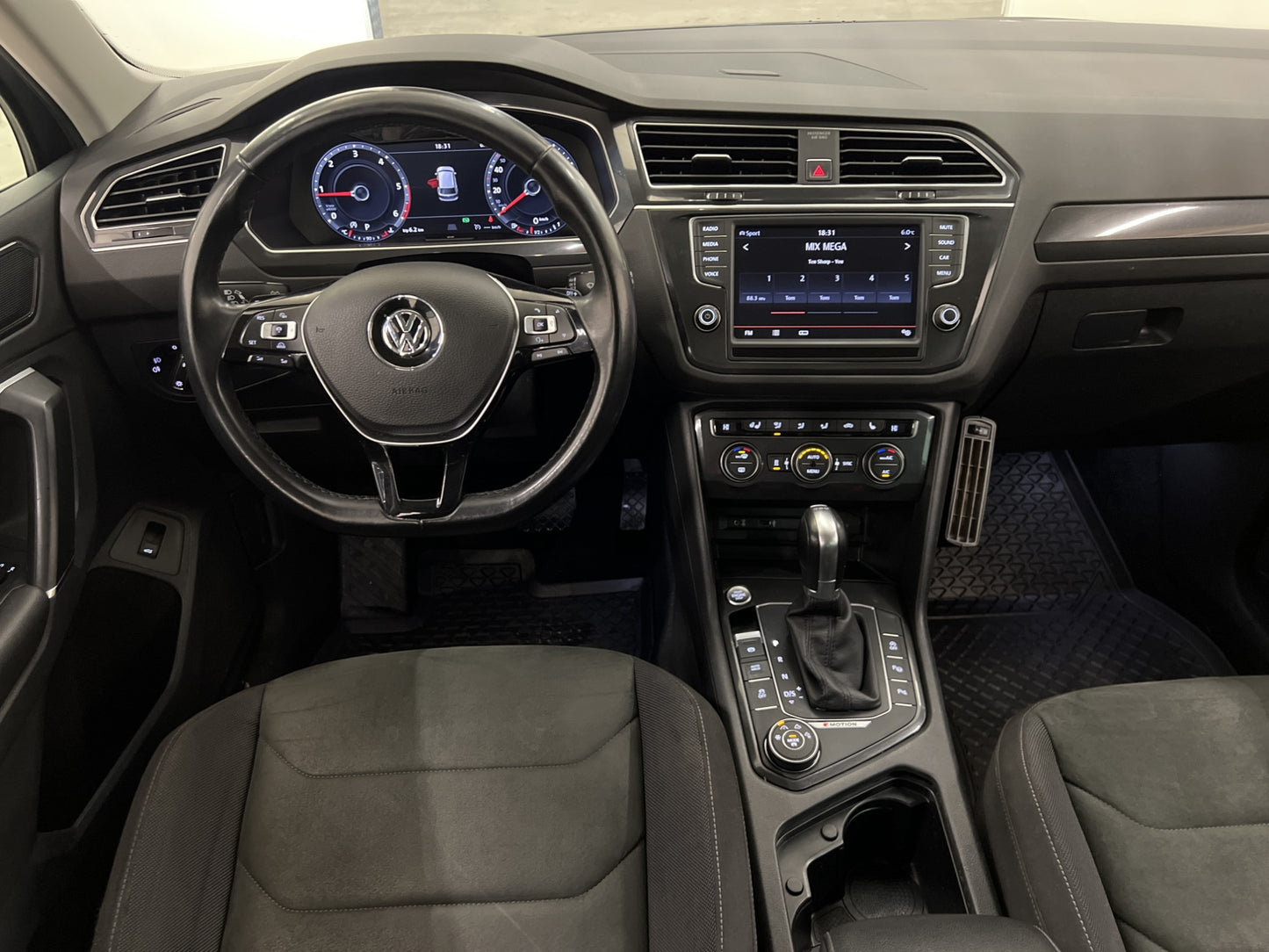 Volkswagen Tiguan TDI 4M 190hk Premium Cockpit Värmare Drag