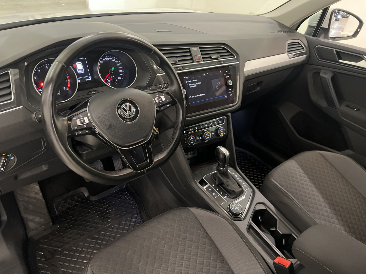 Volkswagen Tiguan 1.4 TSI 4M Executive Värm B-Kamera Drag