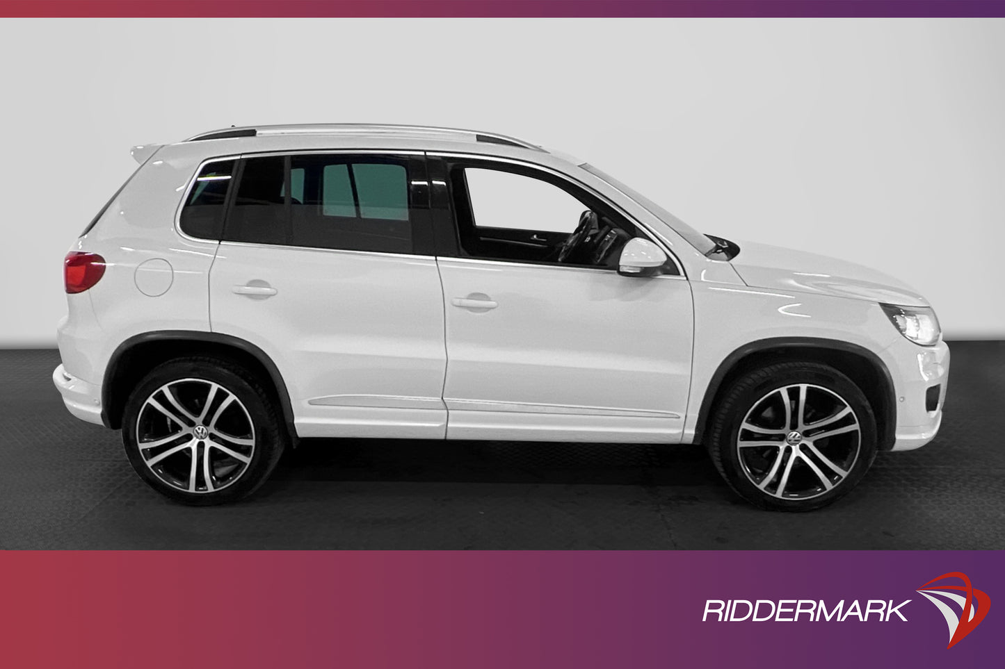 Volkswagen Tiguan 2.0 TDI 4M R-line D-värm Pano Skinn Drag