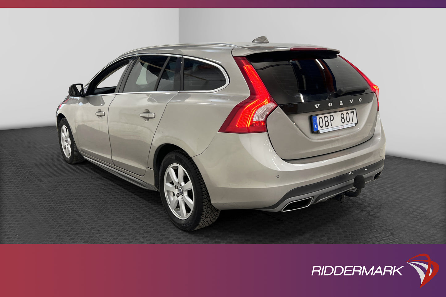 Volvo V60 D5 215hk Summum Taklucka D-värm Navi VOC Drag