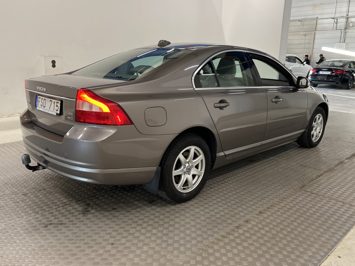 Volvo S80 D5 AWD 185hk Momentum Värmare Skinn Dragkrok