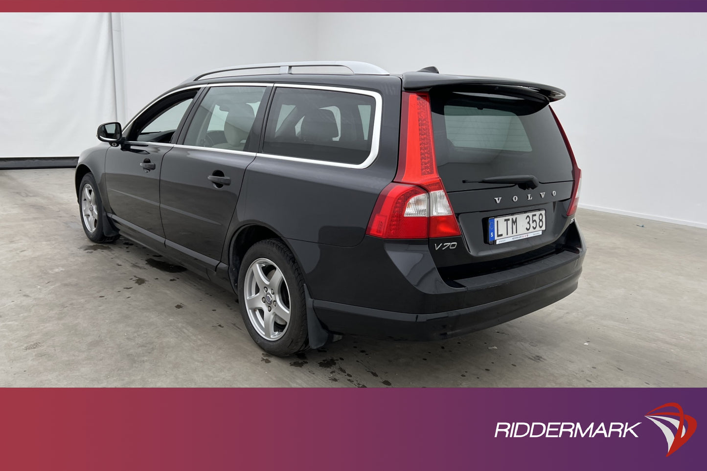 Volvo V70 T5 Summum En-Brukare VOC Skinn Navi BLIS Välservad