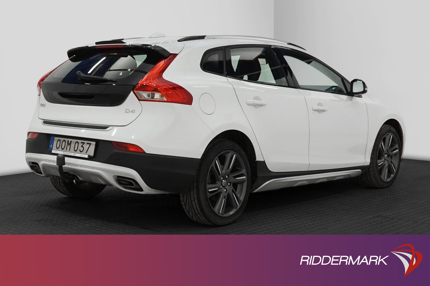 Volvo V40 CC D4 177hk Summum VOC Värmare Pano Skinn Dragkrok